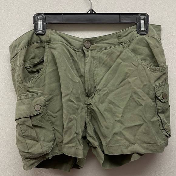 Anthropologie Pants - Anthropologie Sanctuary Olive green cargo shorts